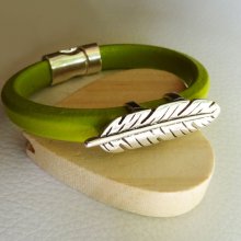 Bracelet cuir Regaliz Vert anis Plume argentée