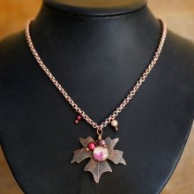 Collier pendentif feuille cuivrée