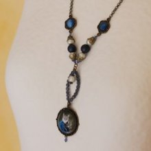 Collier cabochon de verre Chat bleu