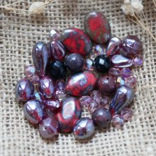Lot de perles en pierre naturelle, cristal et verre Rouge grenat et noir