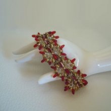 Red and golden Indiana bracelet tutorial