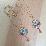 Collier pendentif enluminé tulipes tour de cou ou sautoir