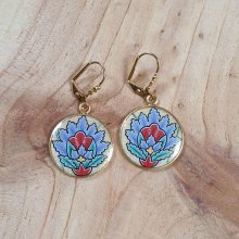 Boucles d'oreille pendantes enluminées fleur orientale bleue