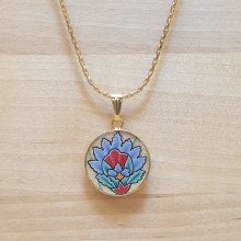 Collier pendentif fleur orientale bleue