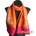 foulard écharpe soie arabesques peinte à la main orange et rouge rubis