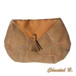 pochette suédine et soie beige