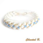 Bracelet mariage perles blanches nacrées tissées cristal swarovski bleu saphir et or mariage