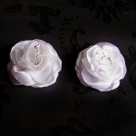 bandeau de cheveux cérémonie mariage blanc fleurs de satin dentelle plumes