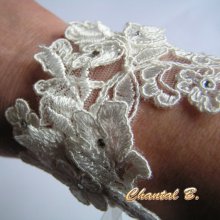 Bracelet dentelle ivoire et strass manchette de mariage