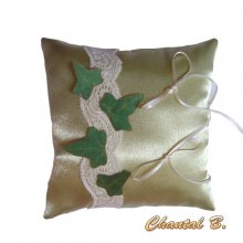 coussin d'alliances mariage satin et dentelle nature champêtre LIERRE