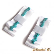 clips chaussures mariage noeud satin blanc et dentelle bleue turquoise accessoire cérémonie soirée chic