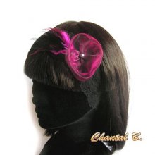 Bandeau cheveux dentelle noire fleur d'organza et plumes fushia headband mariage fait main