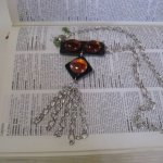 Collier Long pour Femme de couleur Marron réalisé en Ardoise, Verre et Métal argenté