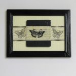 Tableau Papillon Vintage en Ardoise dans un Cadre Noir, Création Unique et Artisanale