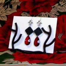 boucles d'oreille longues rouge et noire ardoise et perles facettes, fait main
