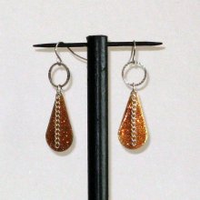 boucles d'oreille pendant émaillé cuivré chaine argentée oreilles percées