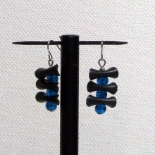 boucles d'oreille silicone noir et perles bleu foncé pour oreilles percées
