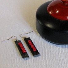 boucles d'oreille longues rouge et noire, création artisanale