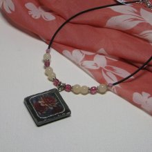 Collier Femme en Ardoise Fleurs Rose sur Cordon Silicone et Perles, Création Artisanale Unique