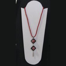 Collier Long en Ardoise et Cabochon en Verre Rouge