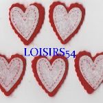 Coeur feutrine rouge et blanc 35 mm autocollant lot de 5 pièces pour décoration