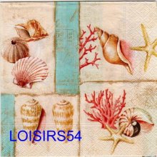 Serviette papier coquillages et coraux de la mer.