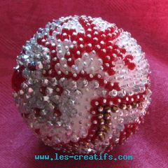 Boule en perles pour la table de Noël