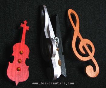 Figurines Instruments de musique en bois