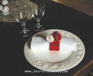 Rond de serviette en forme de rose