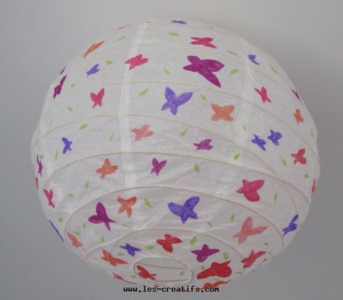 Lustre papier aux papillons