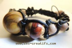 Bracelet type Shamballas avec perles en bois tourné
