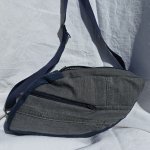 sac banane réinventé, design unique, en jean recyclé