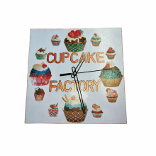 Horloge en bois carrer model 'cup-cake' 