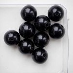 Lot 9 perles en résine couleur noire 15mm 