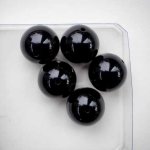 Lot 5 perles en résine couleur noire 20mm 