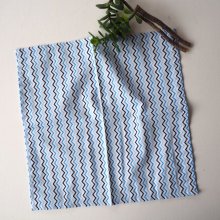 Petit mouchoir/serviette, coton , lavable, réutilisable, 27x27cm, chvon ton blanc/bleu