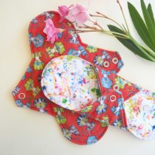 Serviette hygiénique T2 eponge 2 épaisseurs, lavable, rouge avec chats