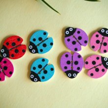 8 boutons bois, COCCINELLES, 18x16mm, 4 couleurs variées et différentes, couture, scrap, déco, customisation..