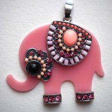 Grande breloque ELEPHANT rose en acrylique avec collage de perles et de strass, 55x55mm