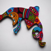 Très beau pendentif chat,multicolore, résine, 7cm de haut