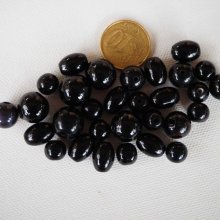 Lot de 30 perles en verre différentes, tons noirs  brillant 8 à 12mm