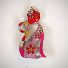 Grande breloque CHAT, métal émaillé, ton rouge