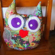 Coussin chouette/hibou, 34x28cm, tissu coton avec feuillage ton vert et rose