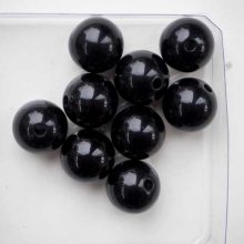 Lot 9 perles en résine couleur noire 15mm