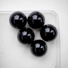 Lot 5 perles en résine couleur noire 20mm
