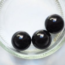 Lot 3 perles en résine couleur noire 25mm 
