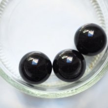 Lot 3 perles en résine couleur noire 25mm