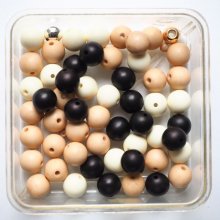 Lot 40 perles en résine 10mm beige/ecru/noir