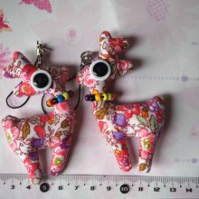 Pendentif tissu animal CERF rose pour porte clés, bijou de sac, accroche téléphone