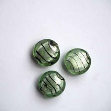 Lot de 3 Perles verre , italian style, rondes aplaties  diamètre 20mm tons vert clair avec traits noirs 